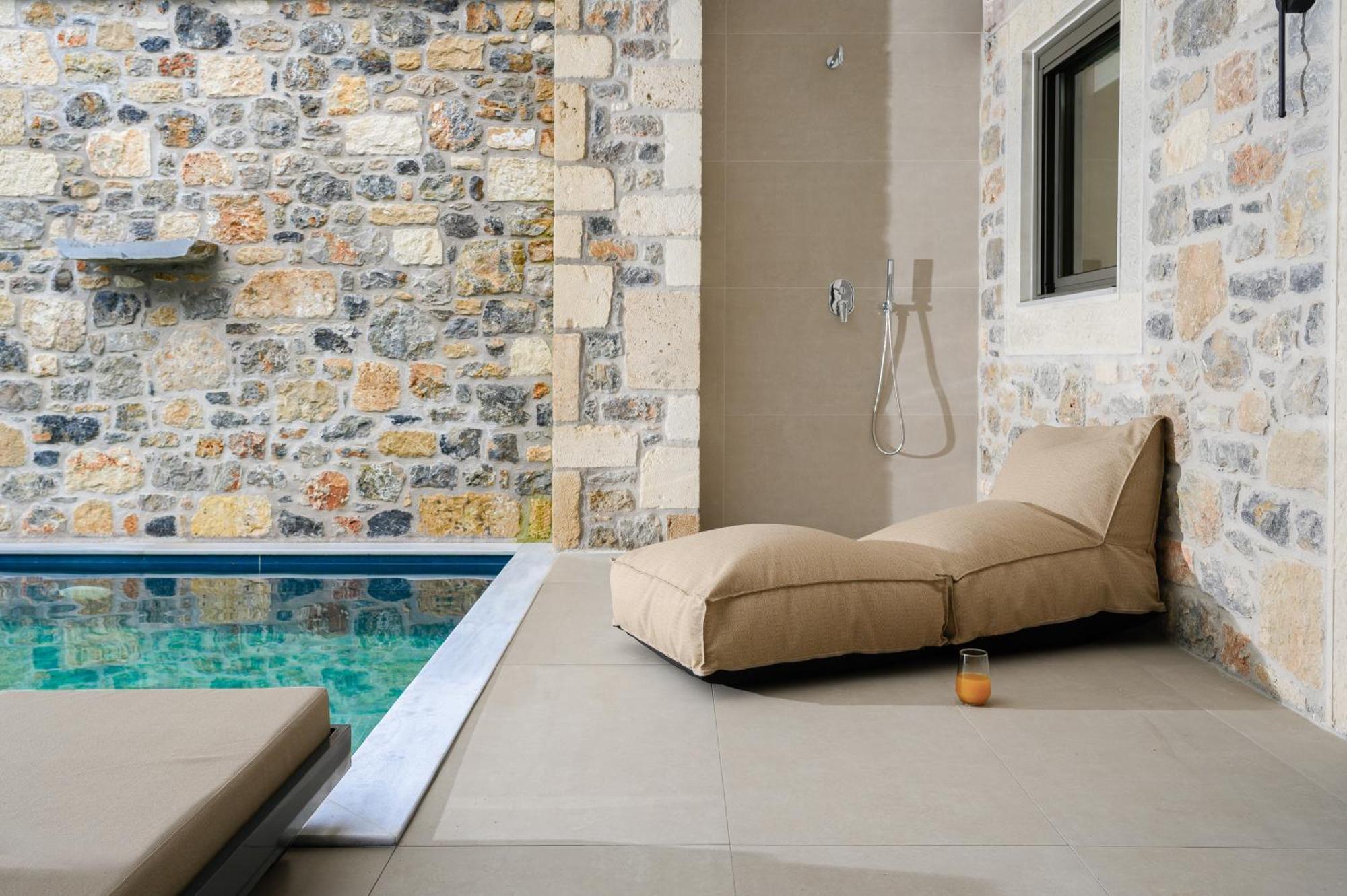 Villa Nicole - Private Pool & Rooftop Jacuzzi Hersonissos  Exterior photo
